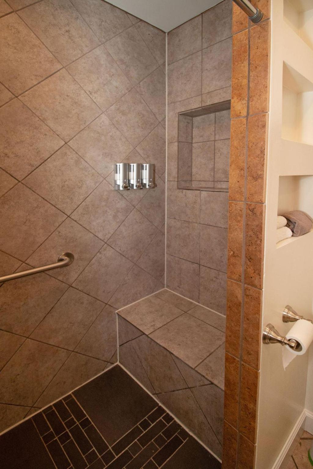 Quiet, Gated Oasis Near Downtown Lexington Apartment Екстериор снимка